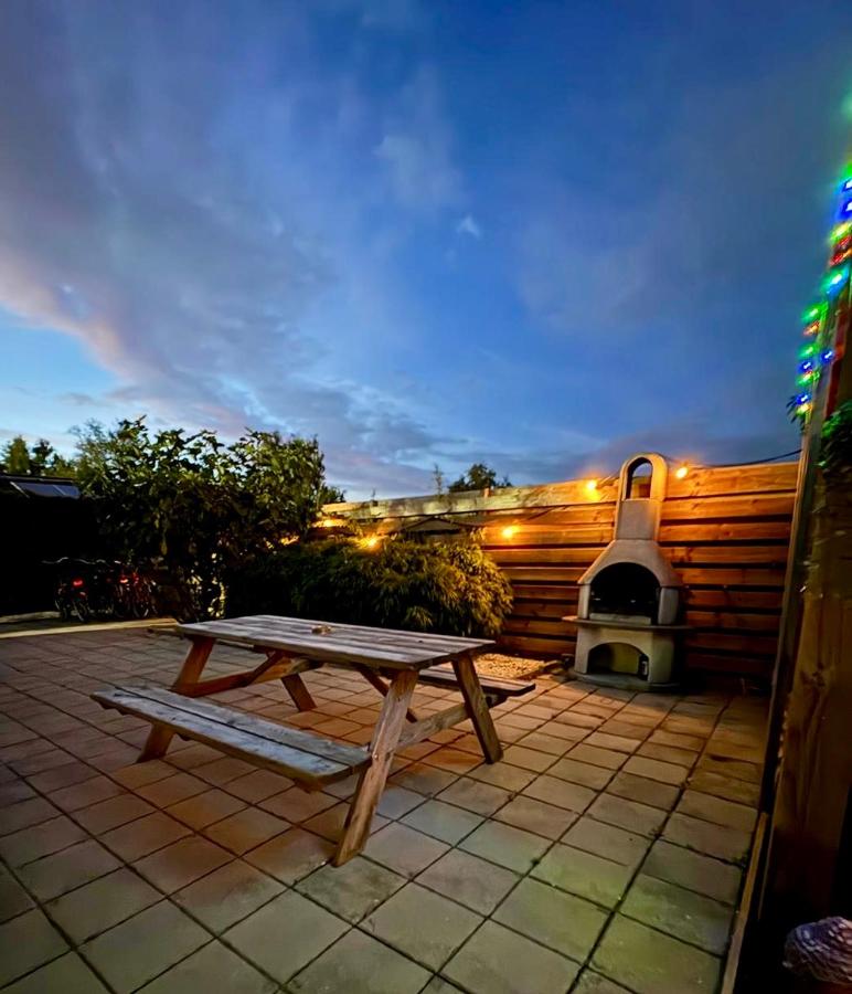 Wellness bungalow with jacuzzi &sauna&private garden near Amsterdam - 2