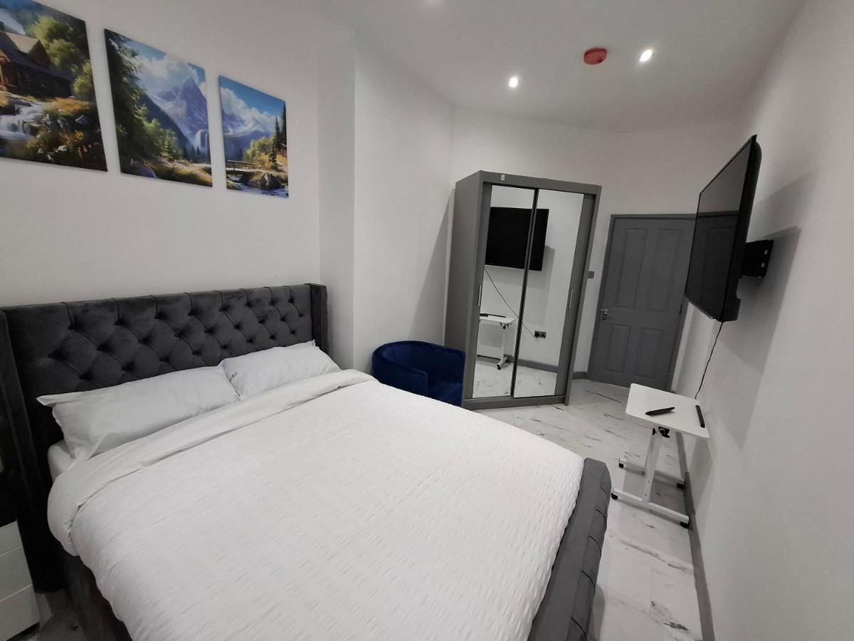 Guyrock Apartments - 5