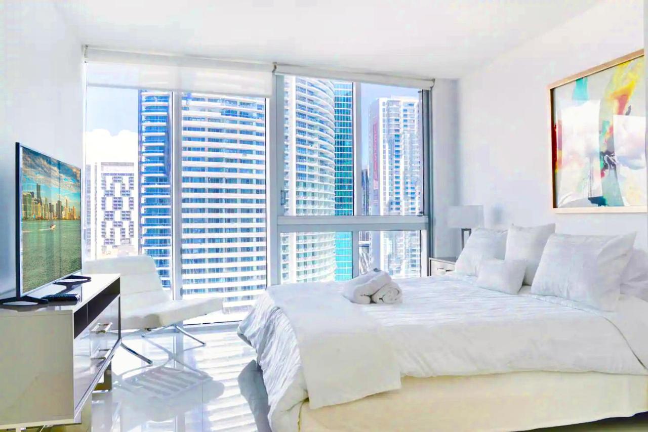 Luxury Living in Brickell - Stunning City Views - 2