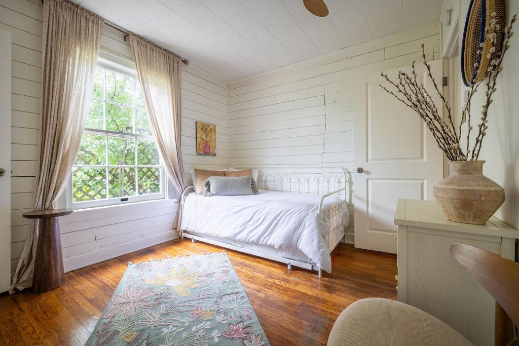 Rosedale Bungalow - 4