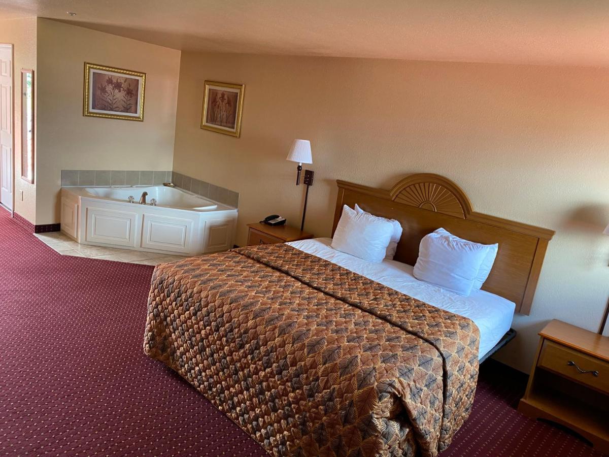 Sunshine Inn — photo 9