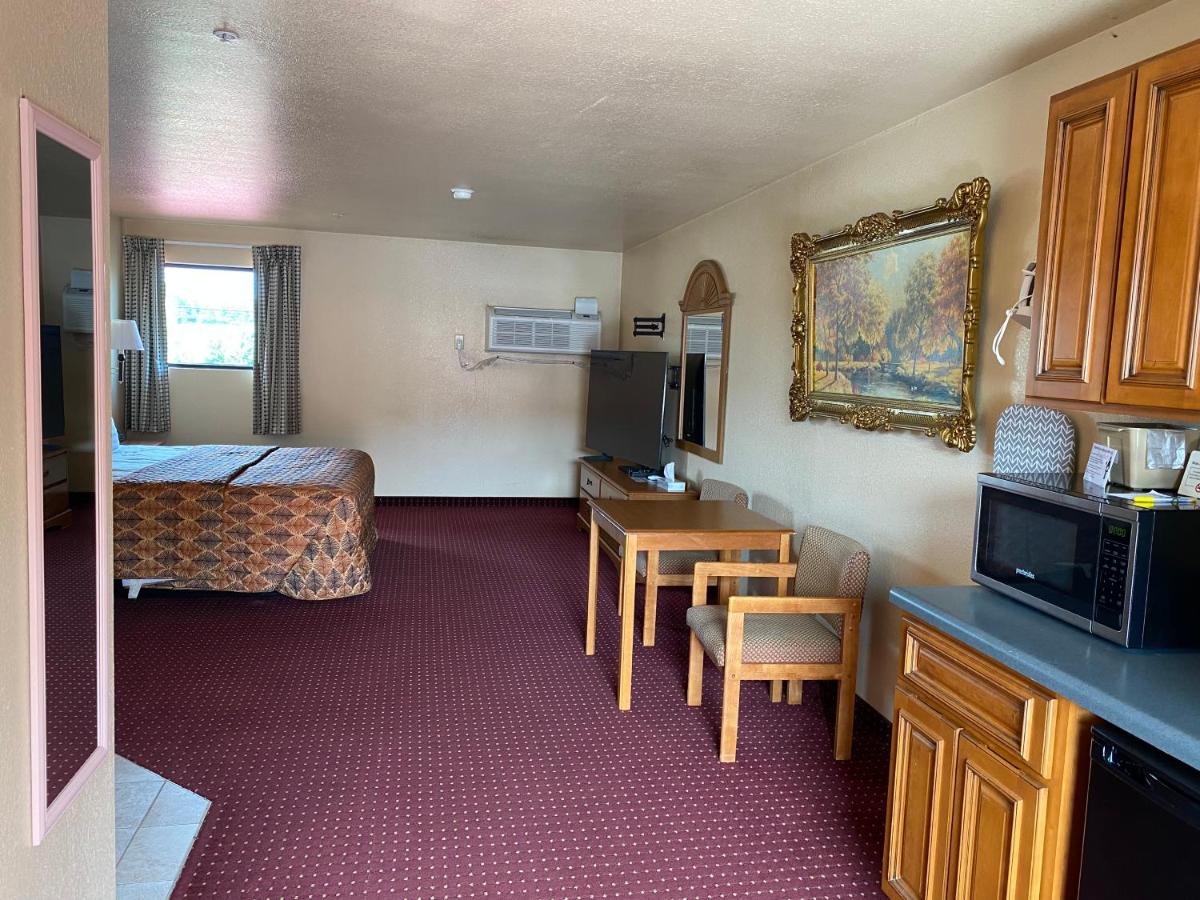 Sunshine Inn — photo 10