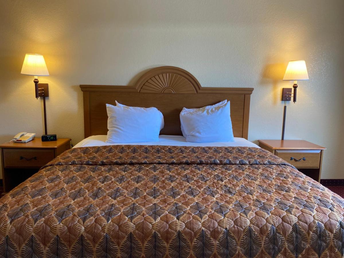 Sunshine Inn — photo 18