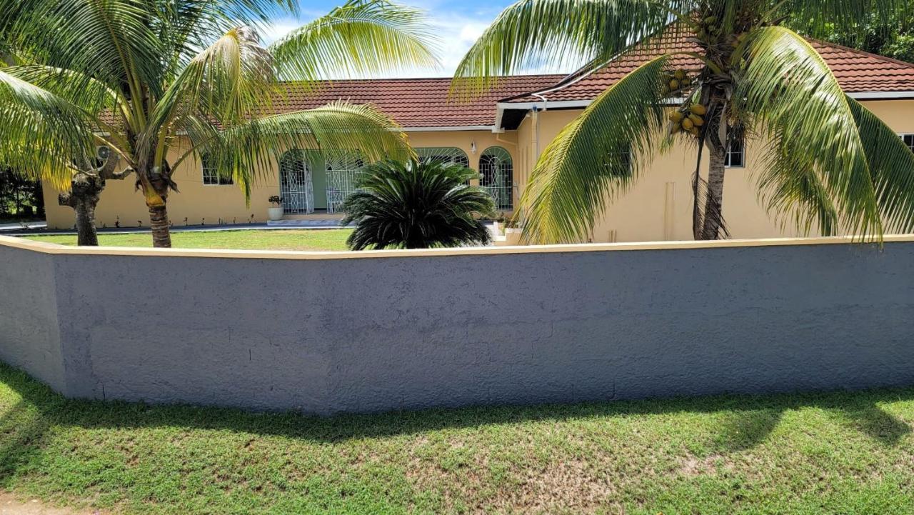 Elizabeth Retreat - Island time