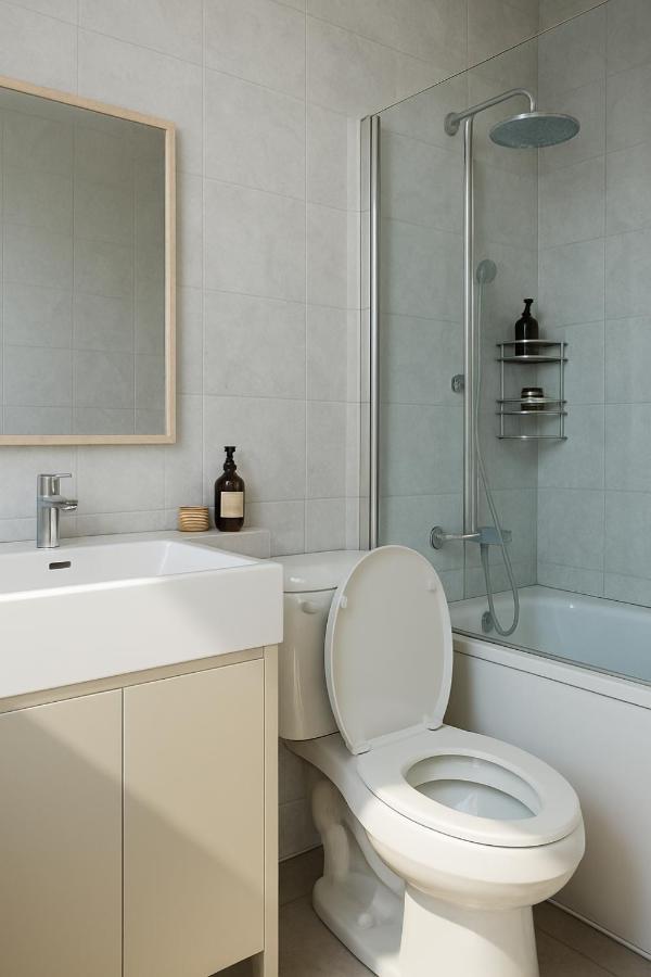 The Mayfair Escape - 5