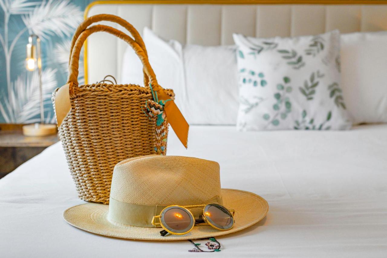 Byron Avenue Suites - 4