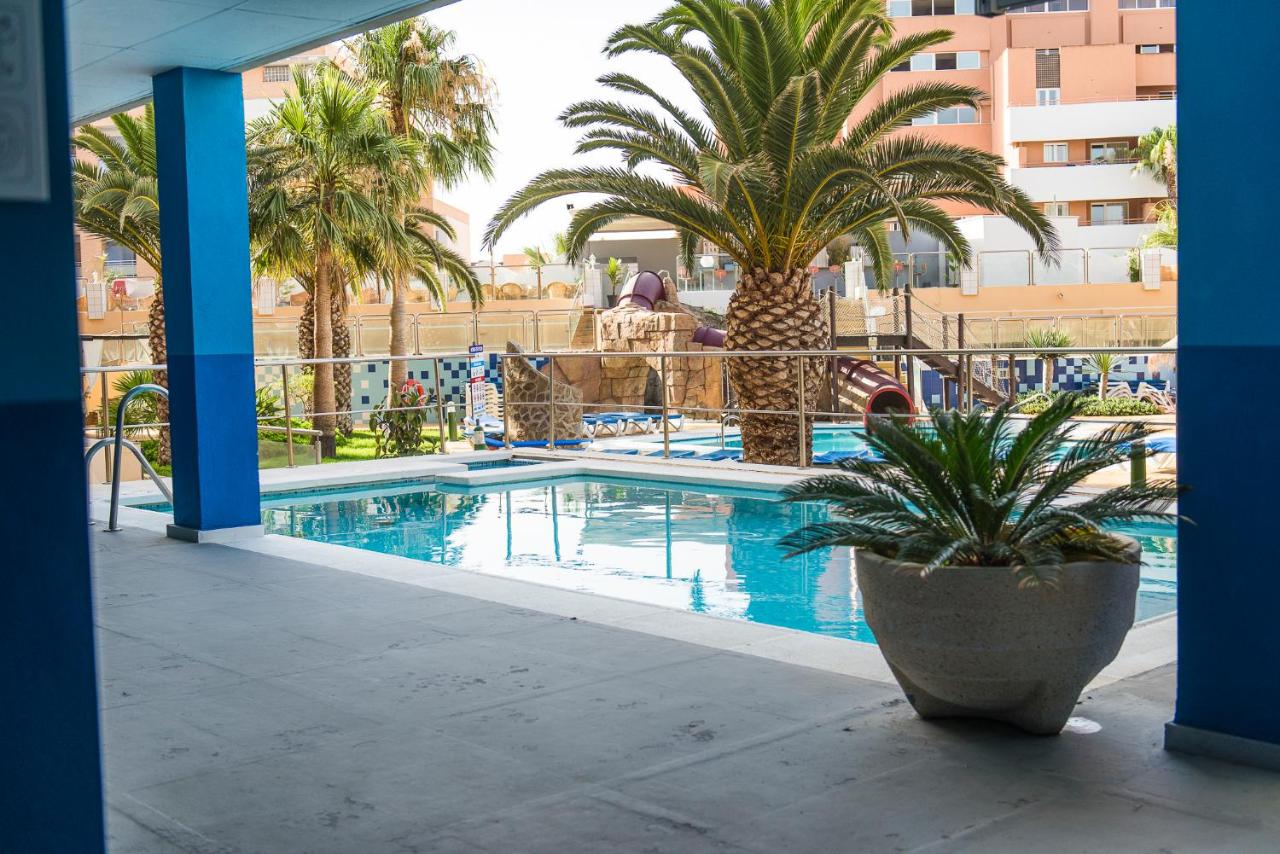 Apartamentos Fenix Beach, Roquetas de Mar, Spain - Booking.com