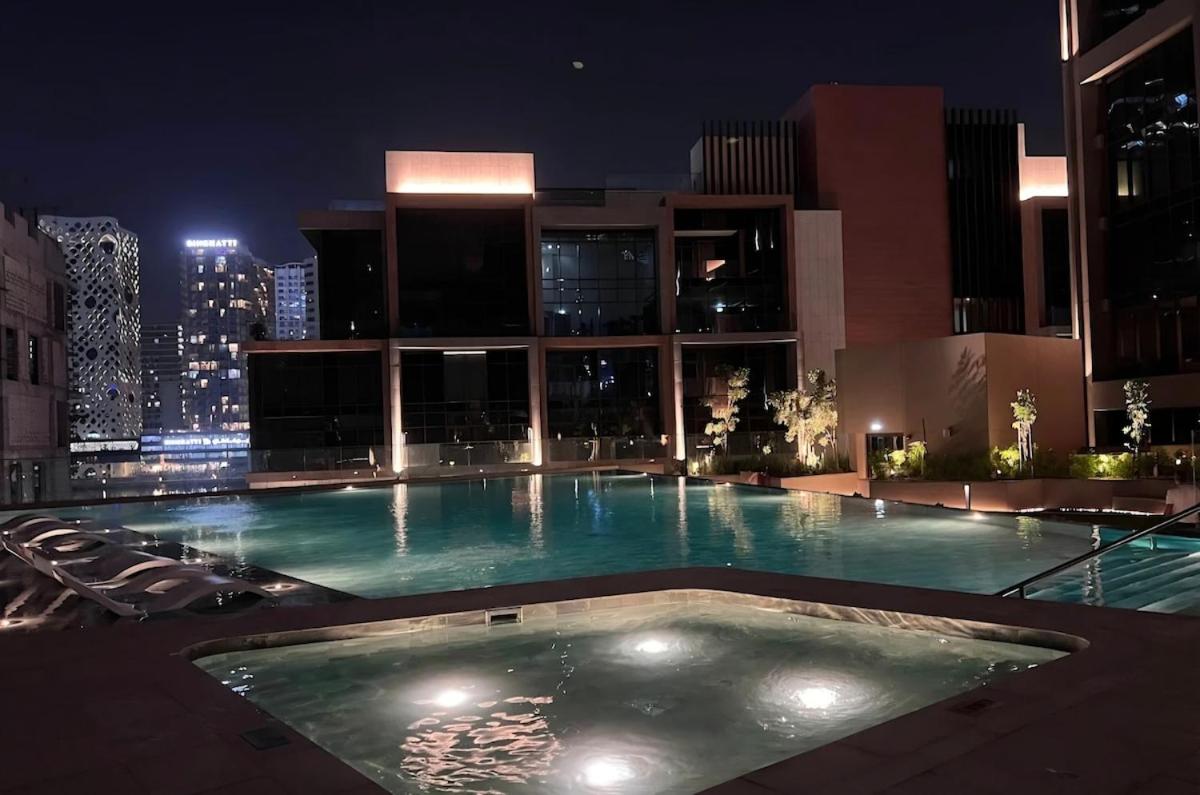 Medina Studio Burj Khalifa View - 4