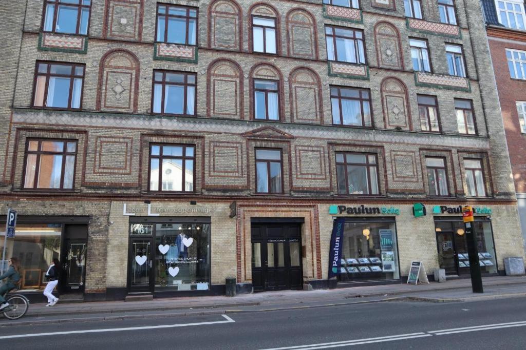 Rooms in quiet Black Courtyard Apartment - 3