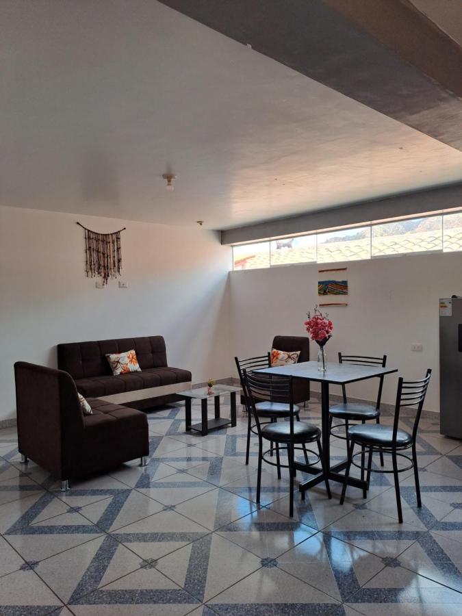 Nina's House - 4