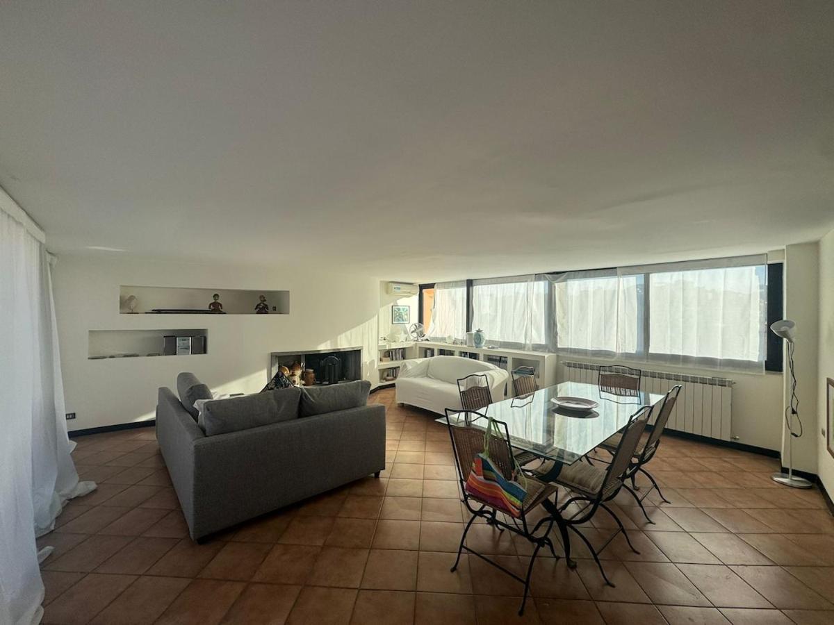 A Terrace Above Ancient Rome - 4