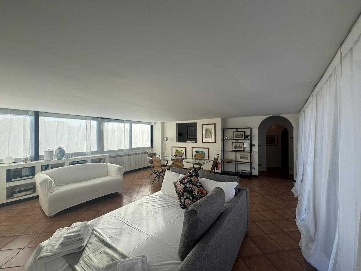 A Terrace Above Ancient Rome - 5