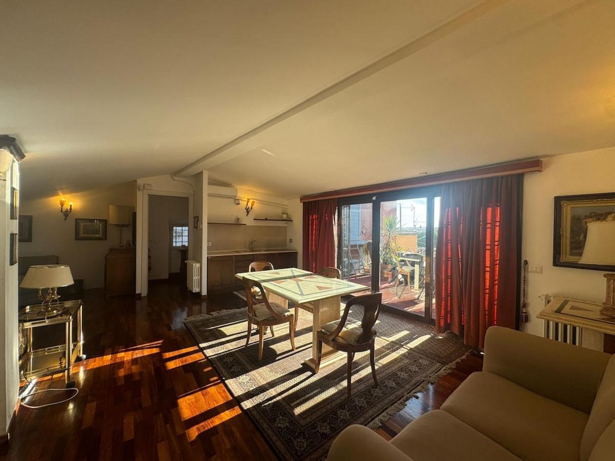 2-Level Flat with Terrace in the Heart of Rome - 4