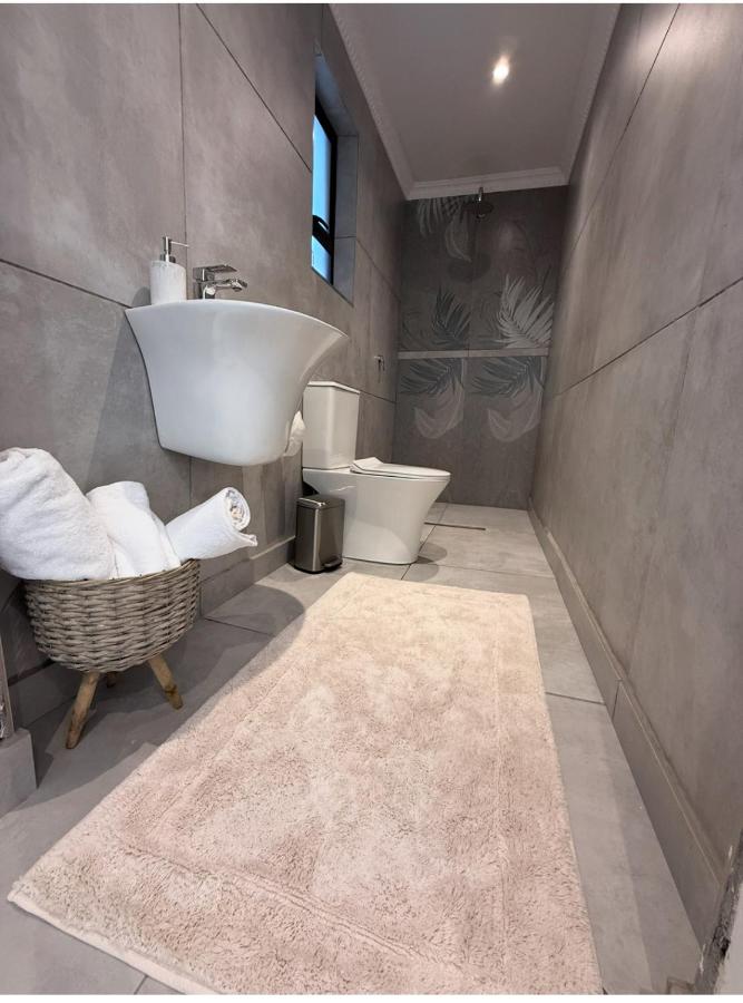 DOMIN LUXURY SUITES - 3