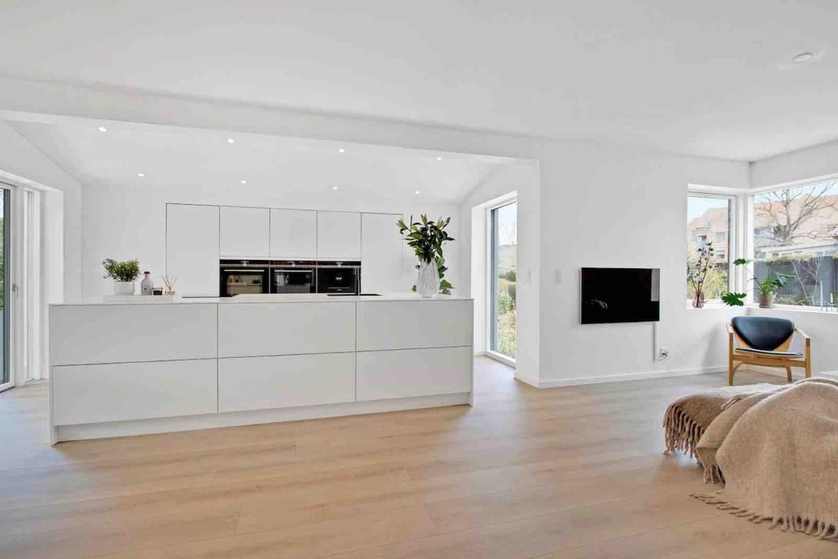 Exclusive First Floor with Designer Touches - 3