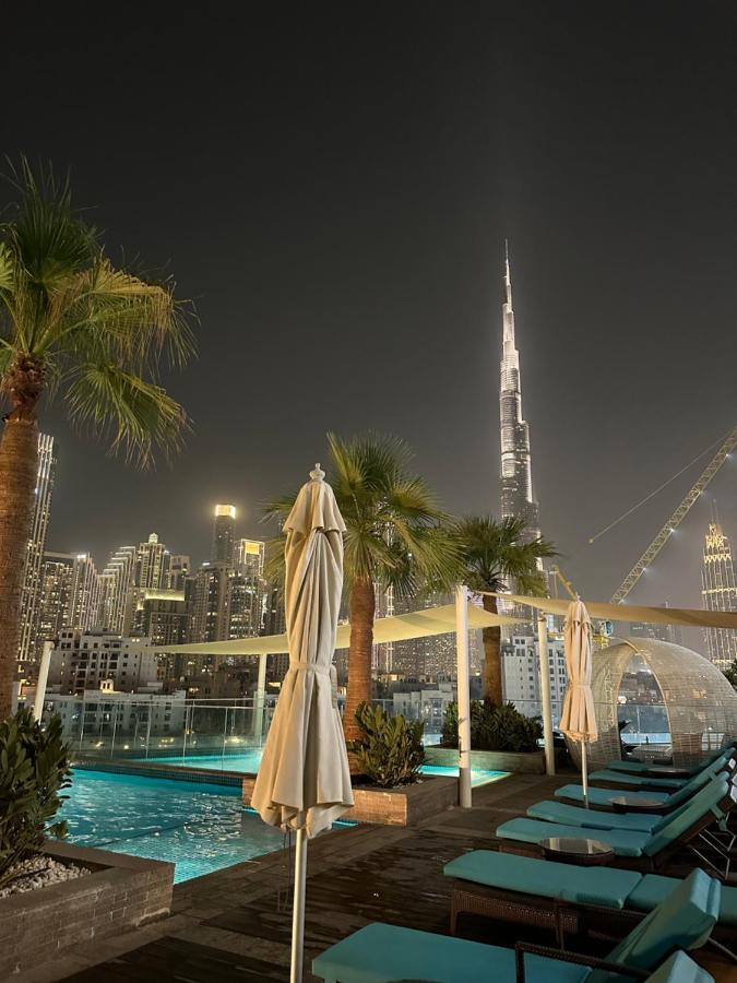 Stunning Studio facing Burj Khalifa - 4