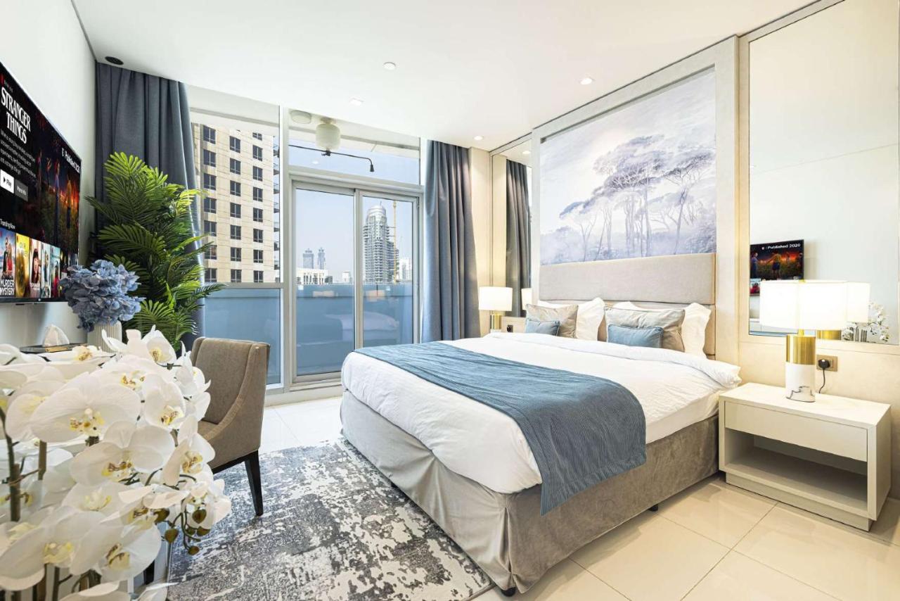 Stunning Studio facing Burj Khalifa - 2