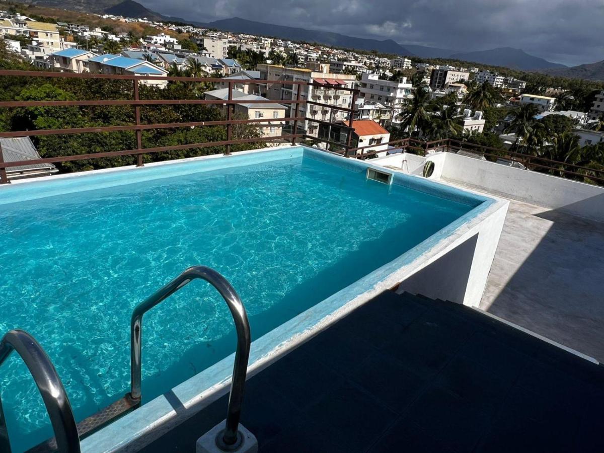 2-Bedroom Apartment in the heart of Flic En Flac - 4