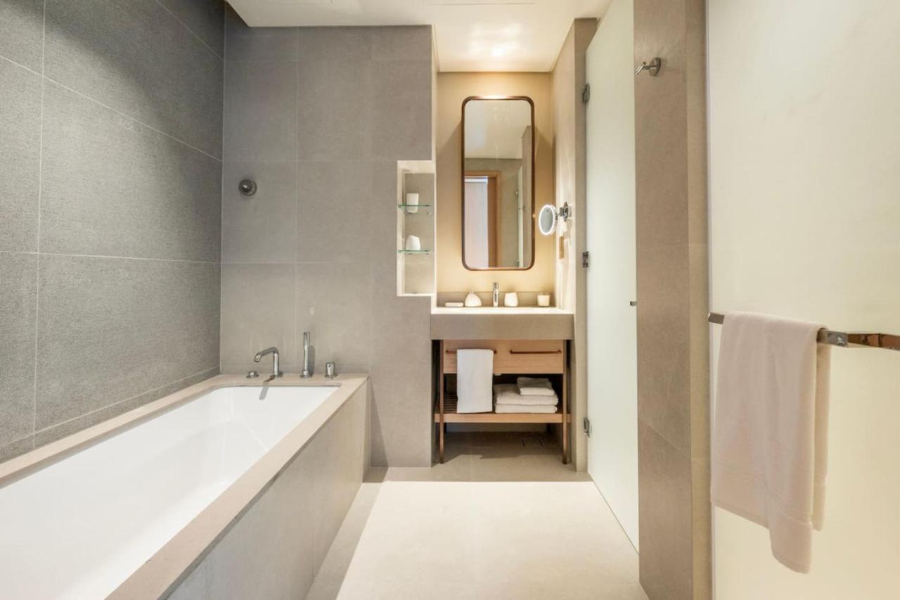 New 2BR Luxe Vida Dubai Mall Direct Access - 3