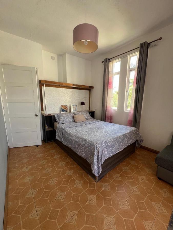 Cosy Home Mt Choisy 5 mins walk to the beach! - 5