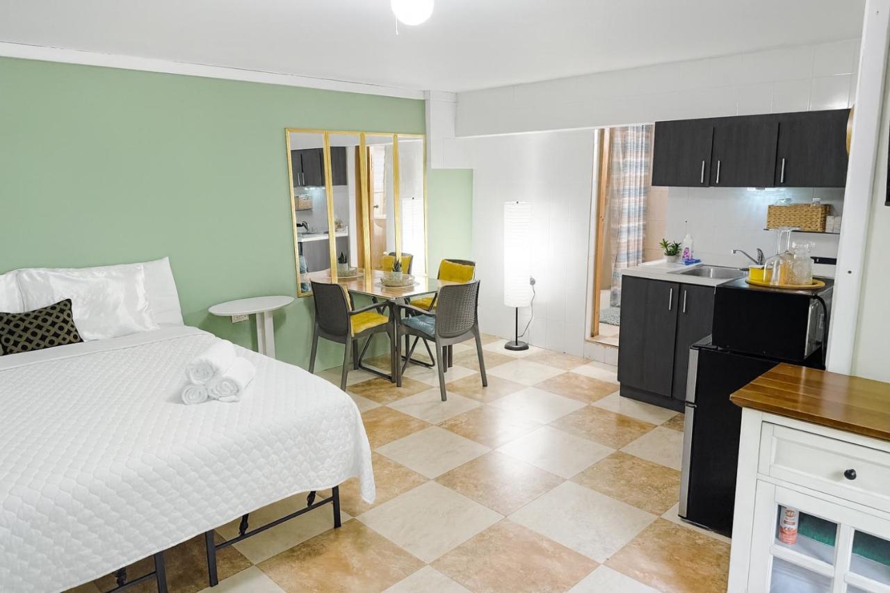 CH 1003 Cozy studio in amazing Manatí with AC, WiFi, Pool