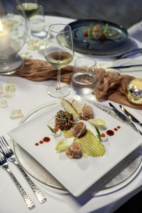 Victoria Beachcomber Resort & Spa - 5