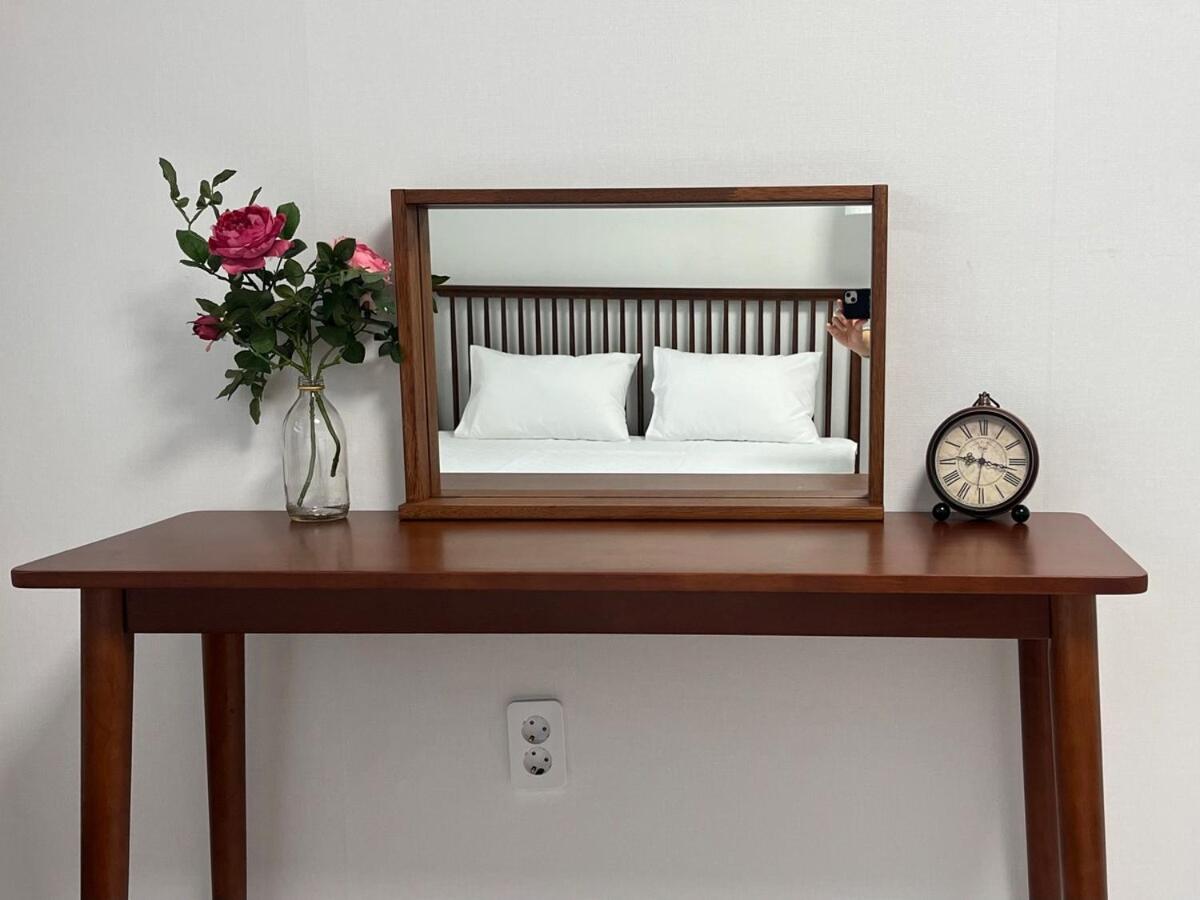 Yongsan Cozy Stay with N Seoul Tower 용산 서울역 남산타워 이태원 해방촌 명동 DDP 신흥시장 국립중앙박물관 용산공원 경복궁