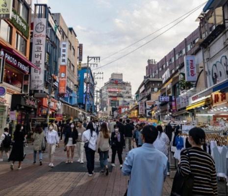 Central Hongdae Red Road Stay 4 Beds, Near Mangwon & Sangsu - 2