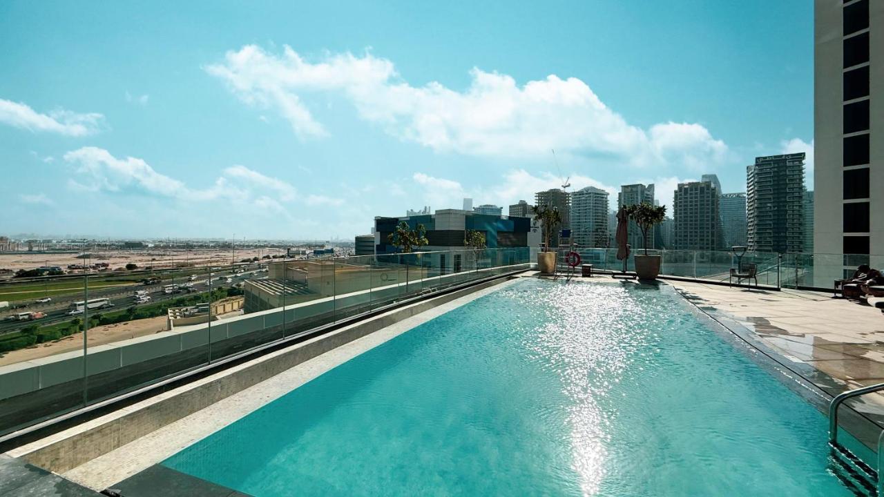 Deluxe Nobles Suites by Hostiva - Garden View - 4