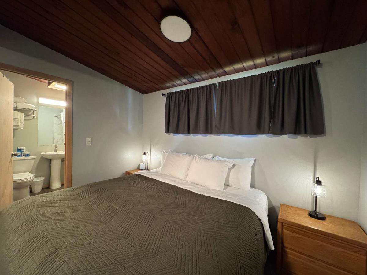 Pioneer Motel — photo 13