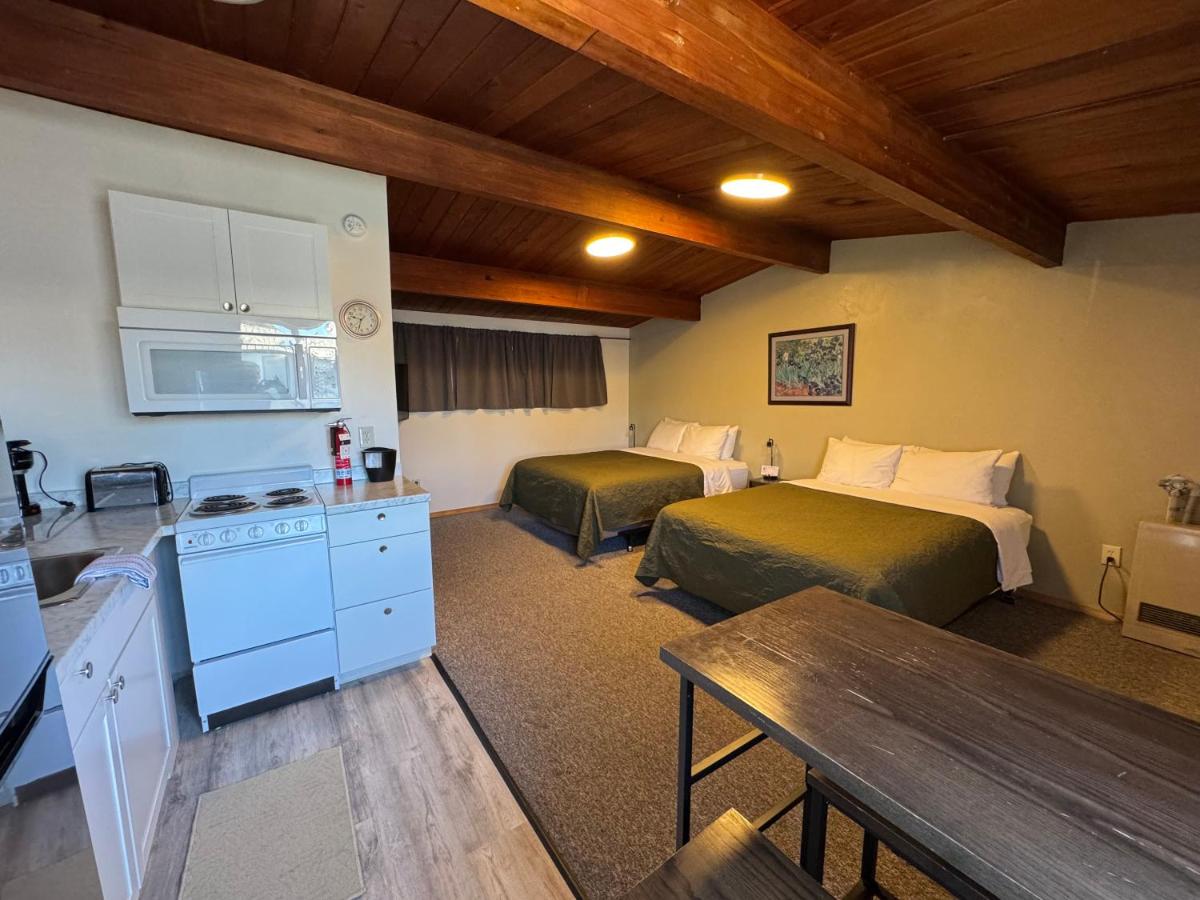 Pioneer Motel — photo 4