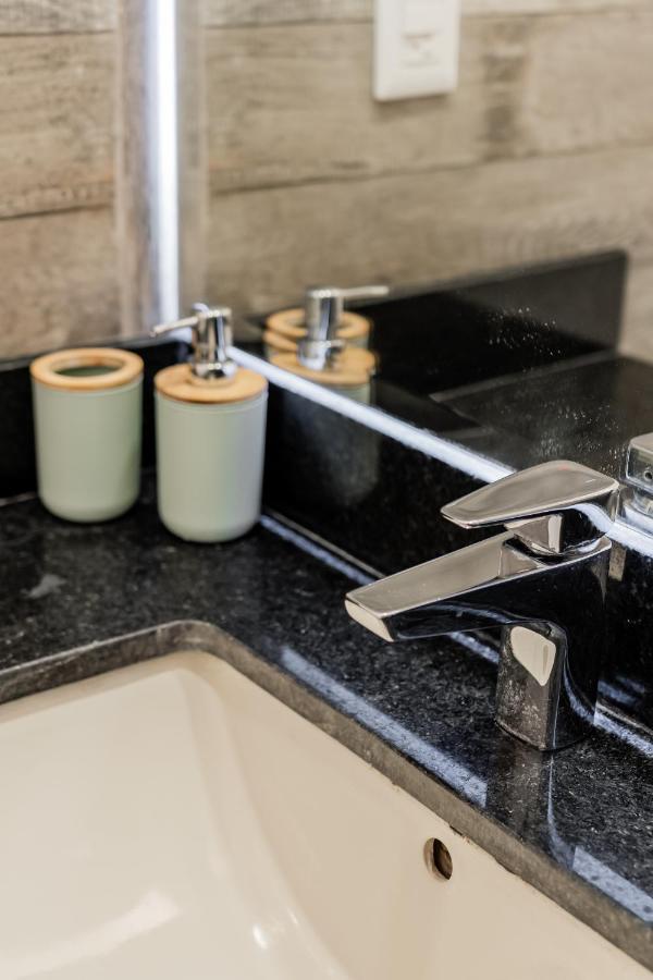 Renovated 2 BDR Beachfront by Casa Paraiso - 5