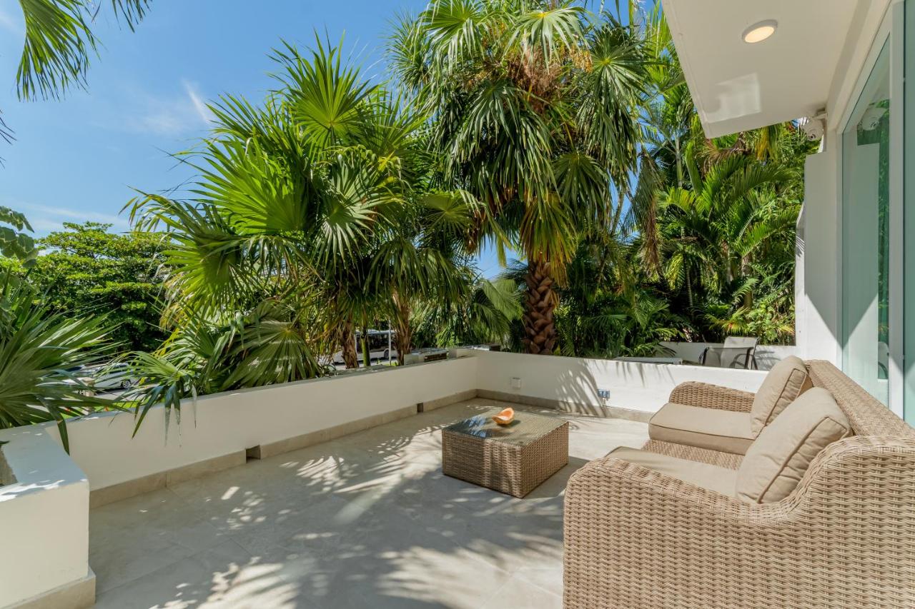 Renovated 2 BDR Beachfront by Casa Paraiso - 3