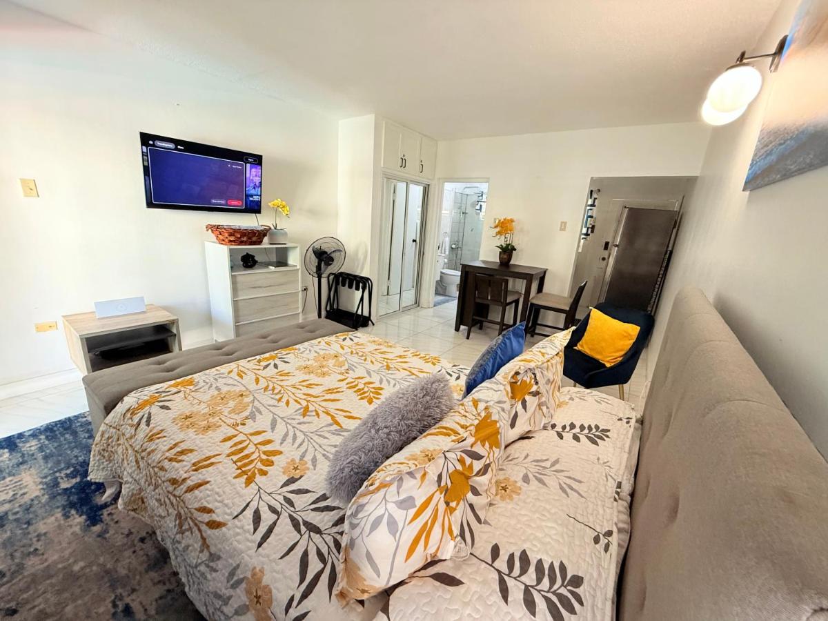 Beachfront home near Dunns River Falls - 5