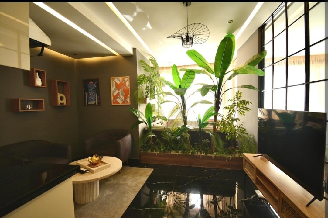 Luxurious apartment with private jacuzzi