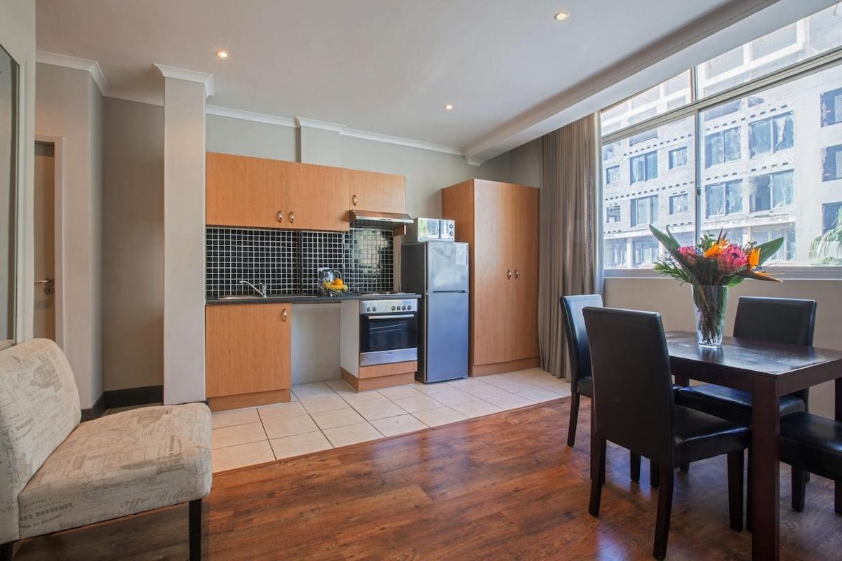 The Square 332 by CTHA - 5