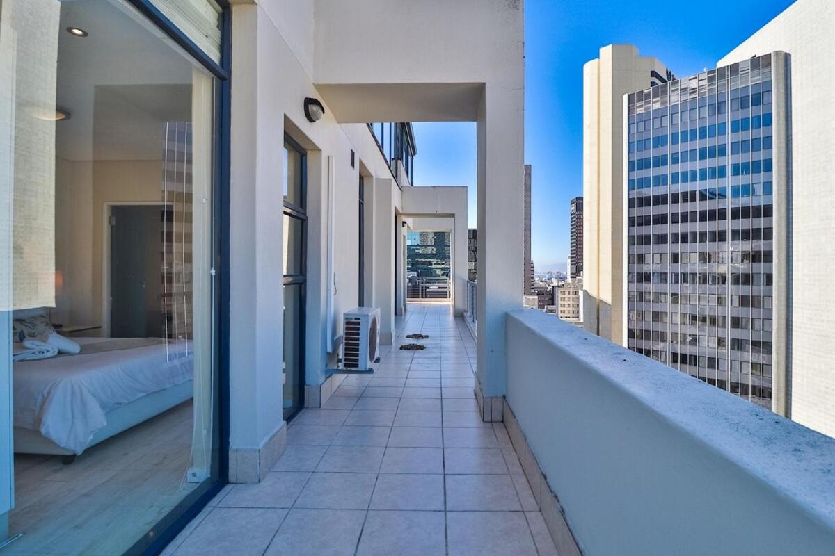 The Decks 1206 by CTHA - 2