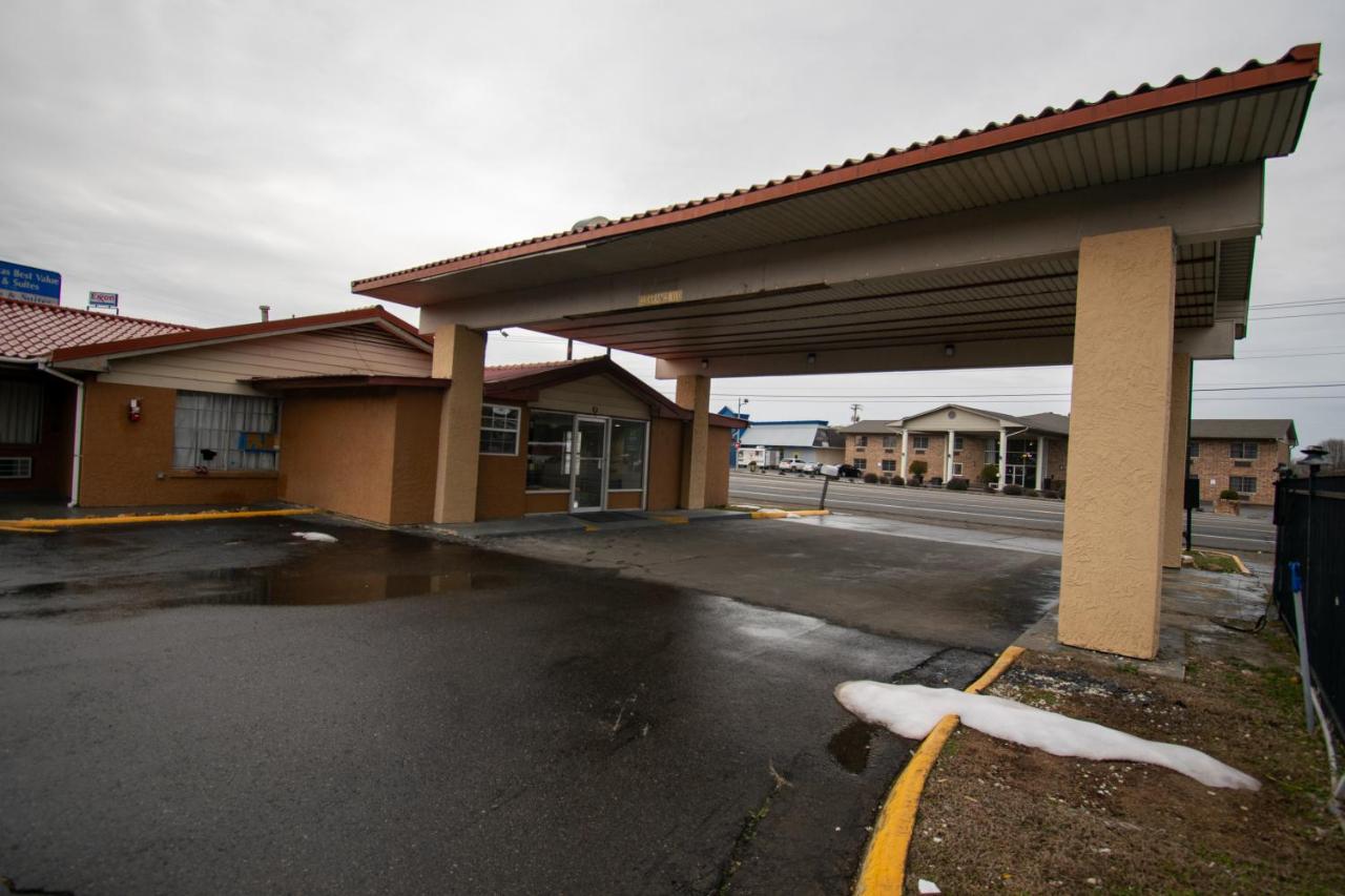 Economy Inn — photo 22