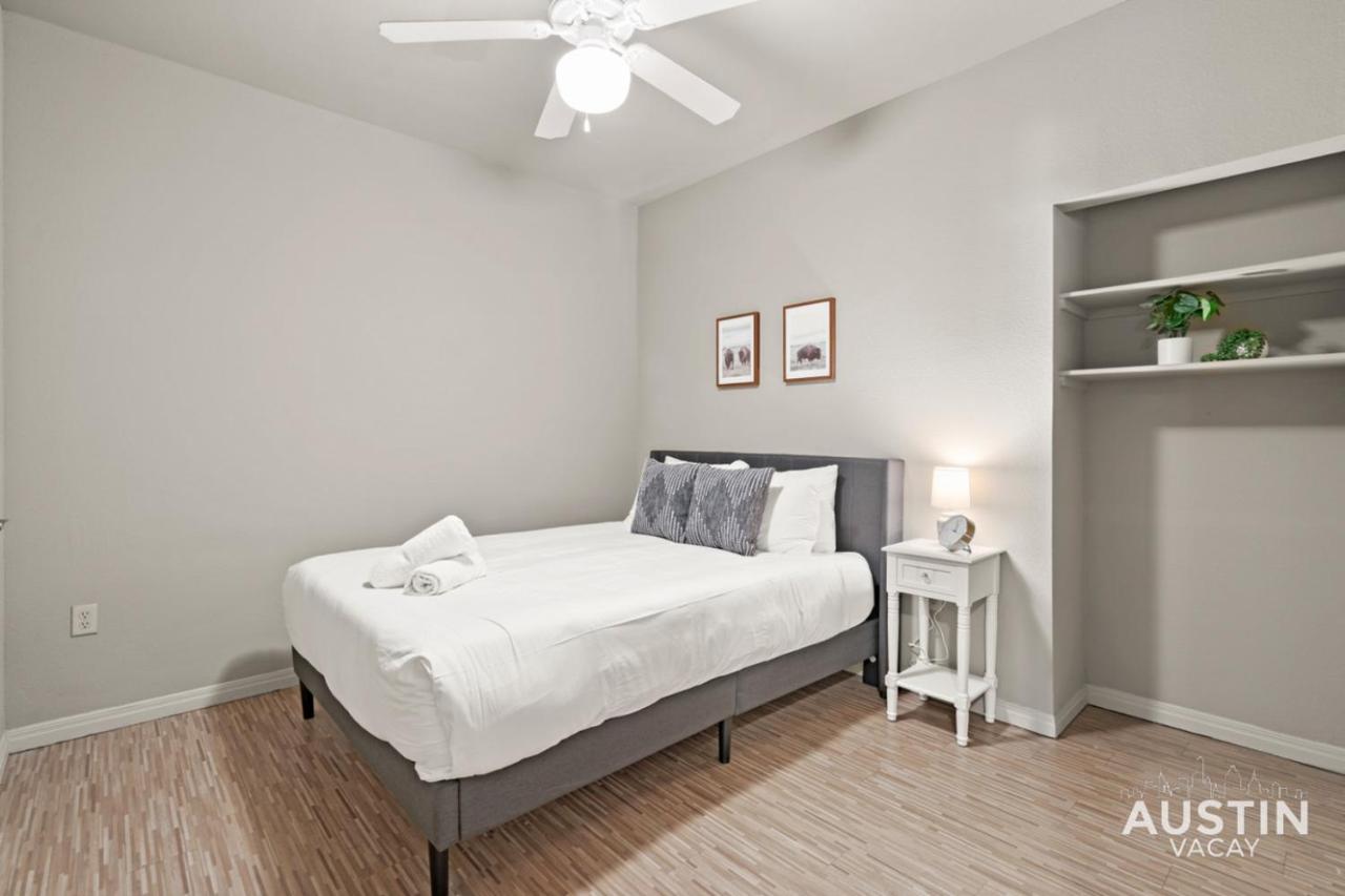 West Campus 8BR 5BA Dual Retreat Near Zilker, SXSW and Downtown by Austin Vacay - 2