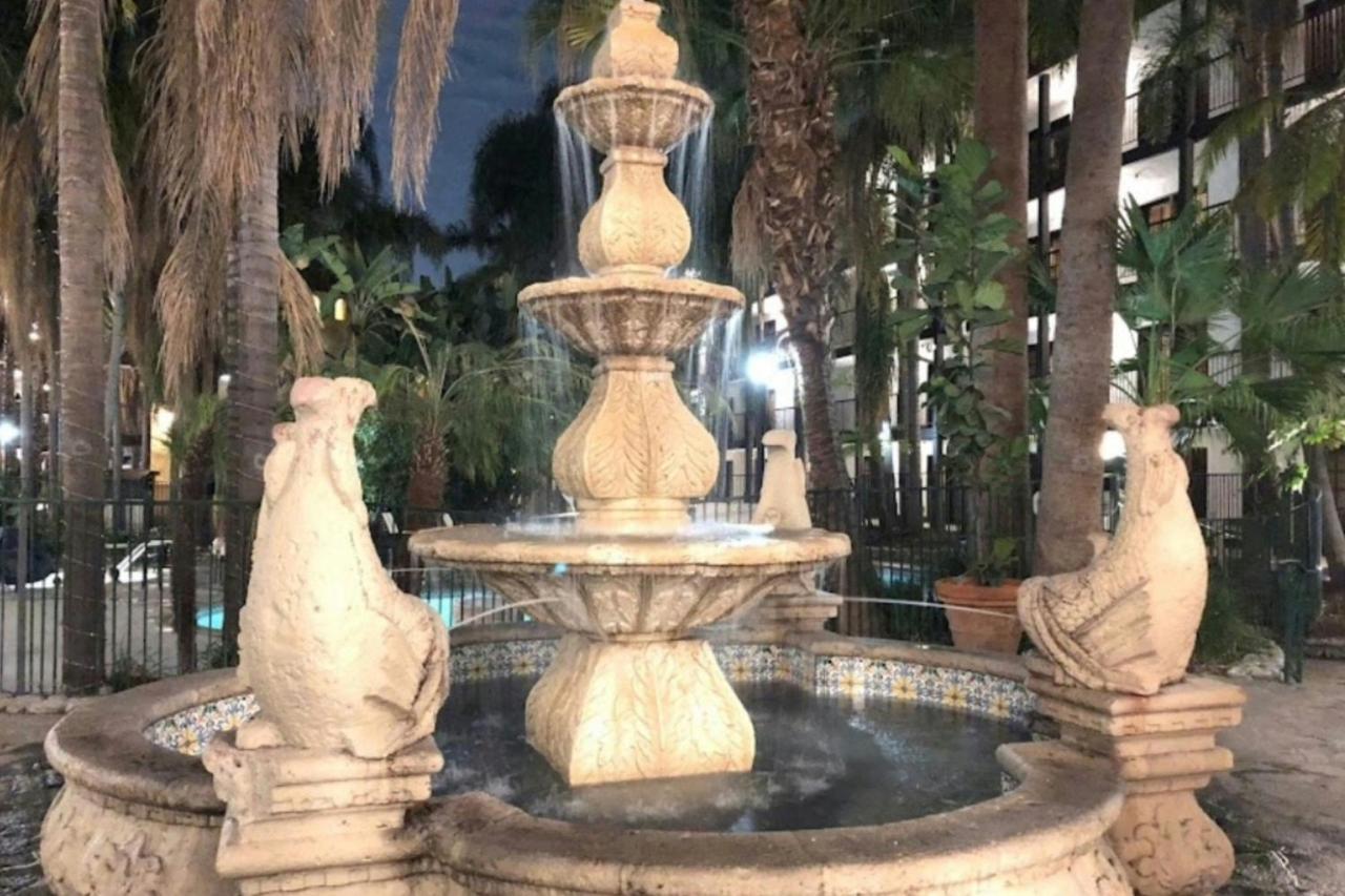 Image: The Buena Park Grand Hotel & Suites