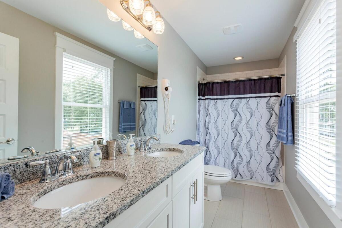 1A Rooftop Deck, 3mi Broadway, Side by Side Houses Available - 3