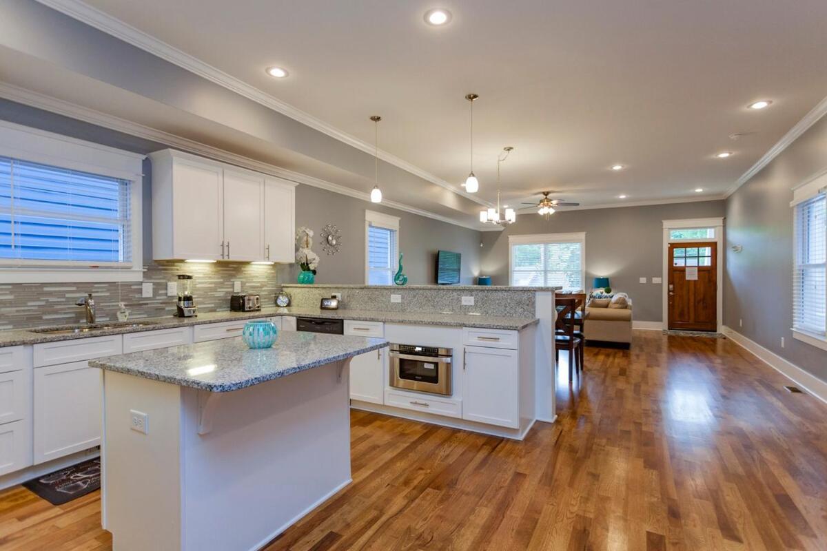 1B Rooftop Deck, 3mi to Broadway, Side by Side Houses Available - 4