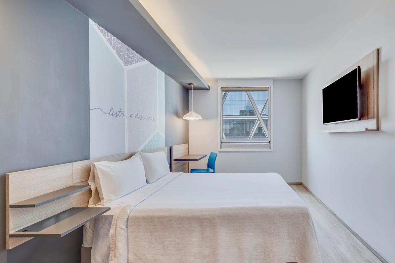 One Ciudad de Mexico Patriotismo - 2