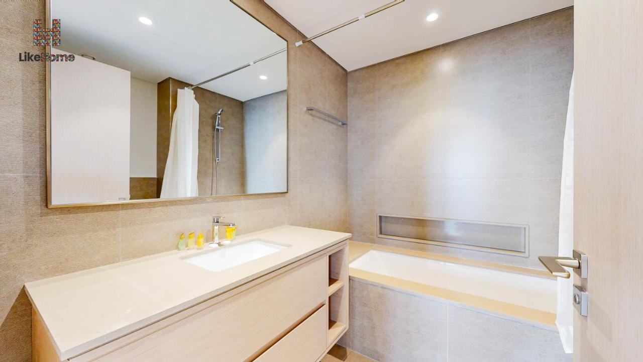 Next to Burj Khalifa & Dubai Mall Grande Signature 2BR , Enjoy Dubai Skyline from Balcony Like Home - 3