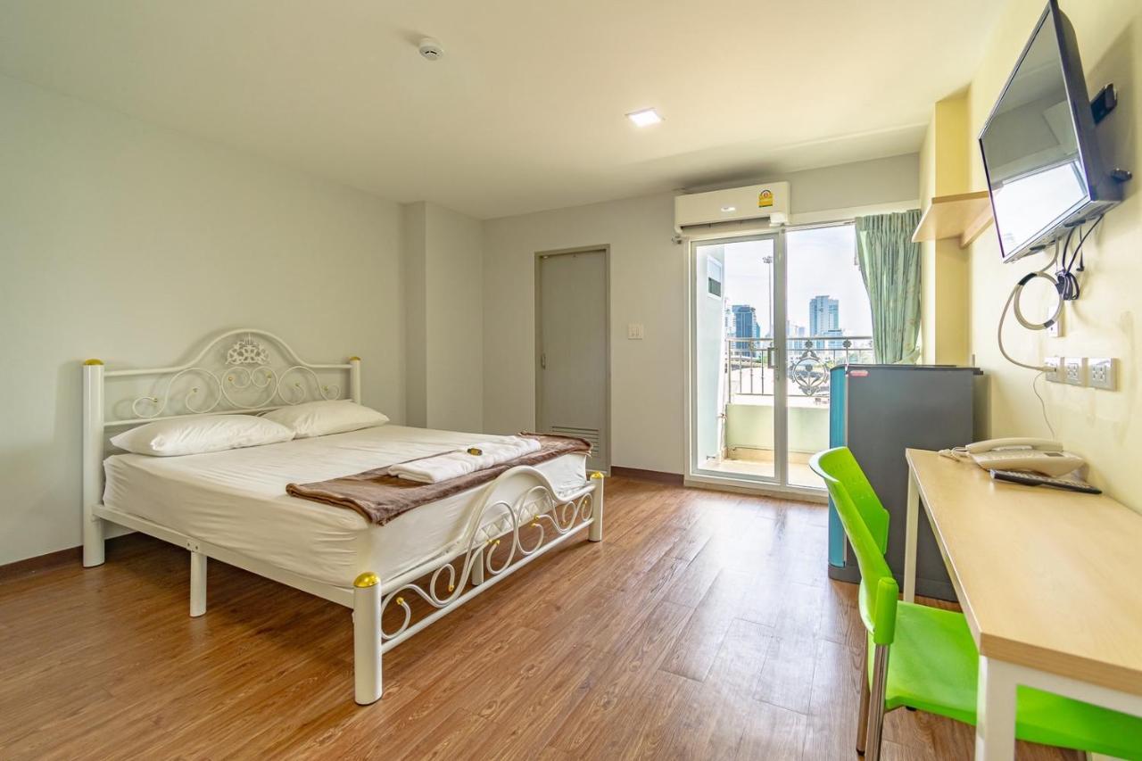 KS RESIDENCE Victory Monument - 2