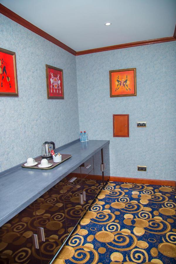Golden Coast Hotel photo