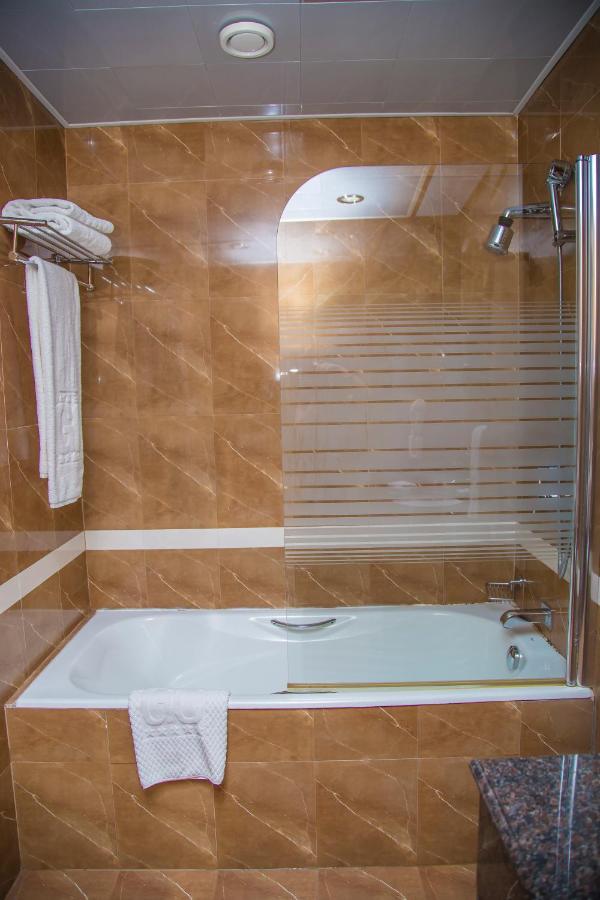 Golden Coast Hotel photo