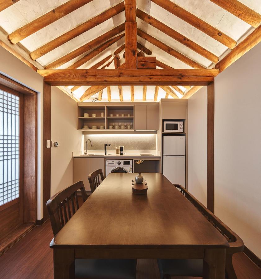 Lurury Hanok Stay Reflection - 4