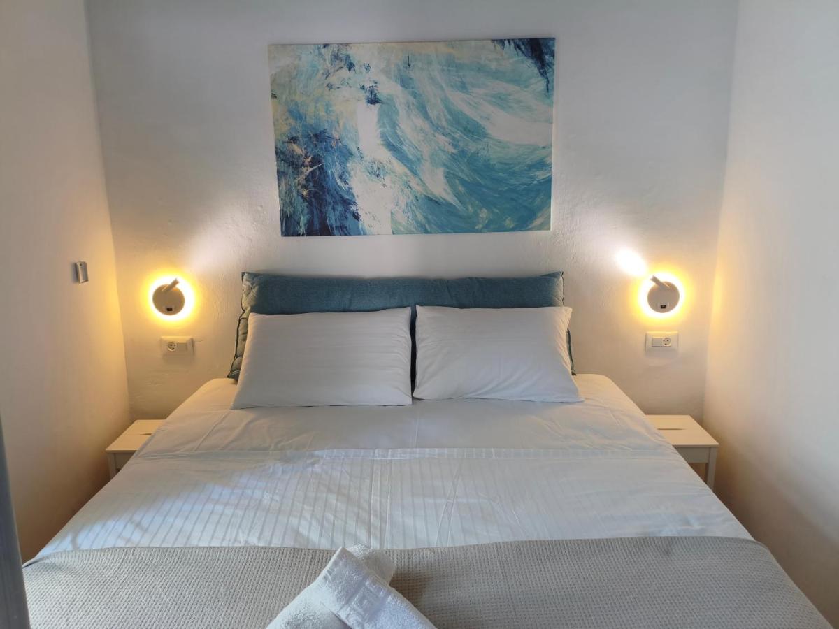 To Kamnaki - beachfront apartment in Mykonos town - 2