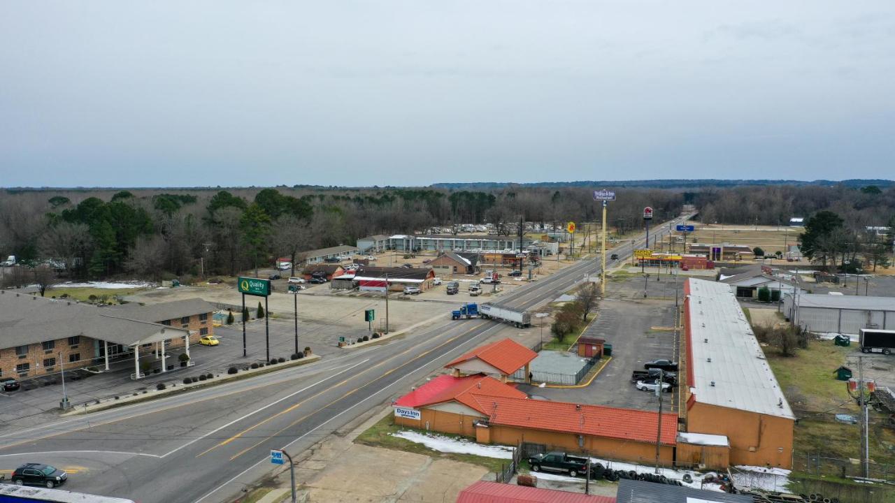 Economy Inn — photo 24